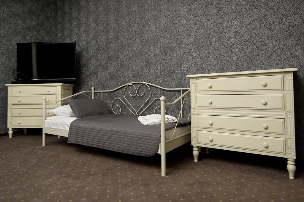 Amadeus Motel Lomza Ngoại thất bức ảnh