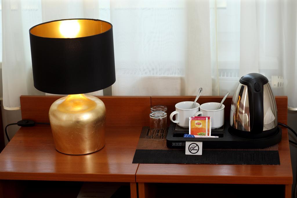 Amadeus Motel Lomza Ngoại thất bức ảnh