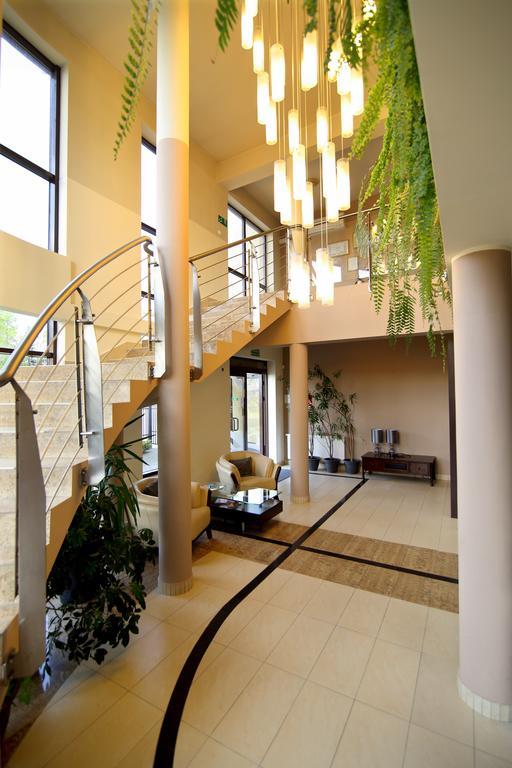 Amadeus Motel Lomza Ngoại thất bức ảnh