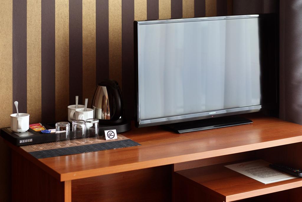 Amadeus Motel Lomza Ngoại thất bức ảnh