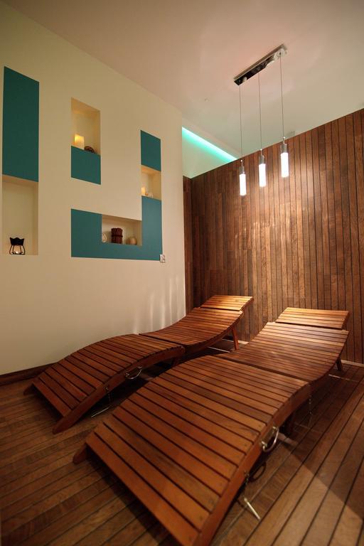 Amadeus Motel Lomza Ngoại thất bức ảnh