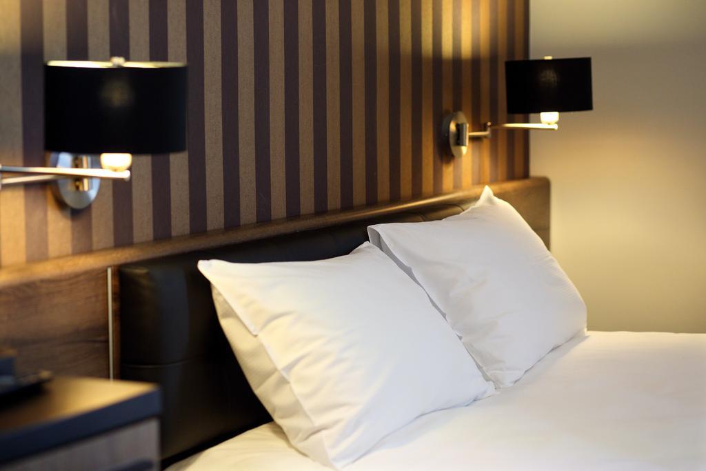 Amadeus Motel Lomza Ngoại thất bức ảnh